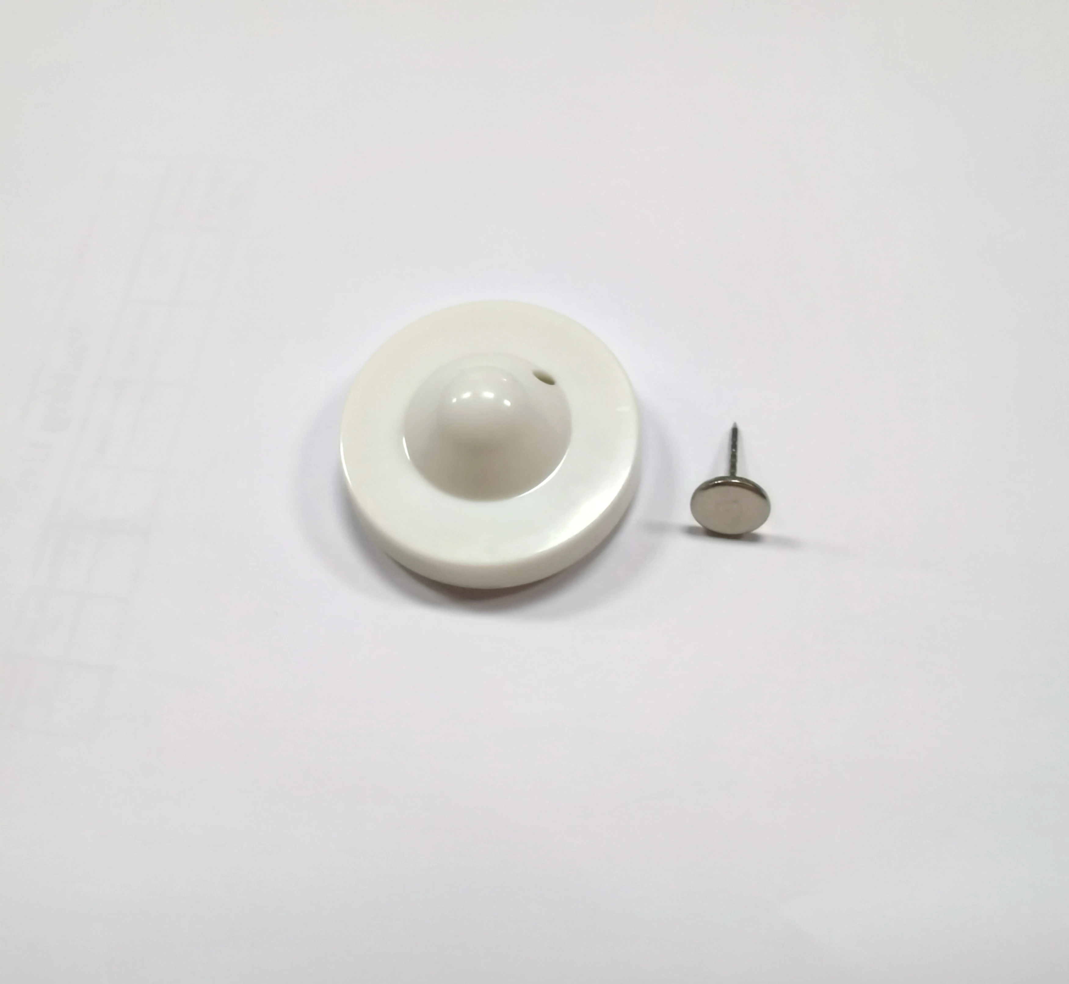 HT008 RF Anti-Theft Round Hard Tags Keep Merchandise Safe and Minimize Losses